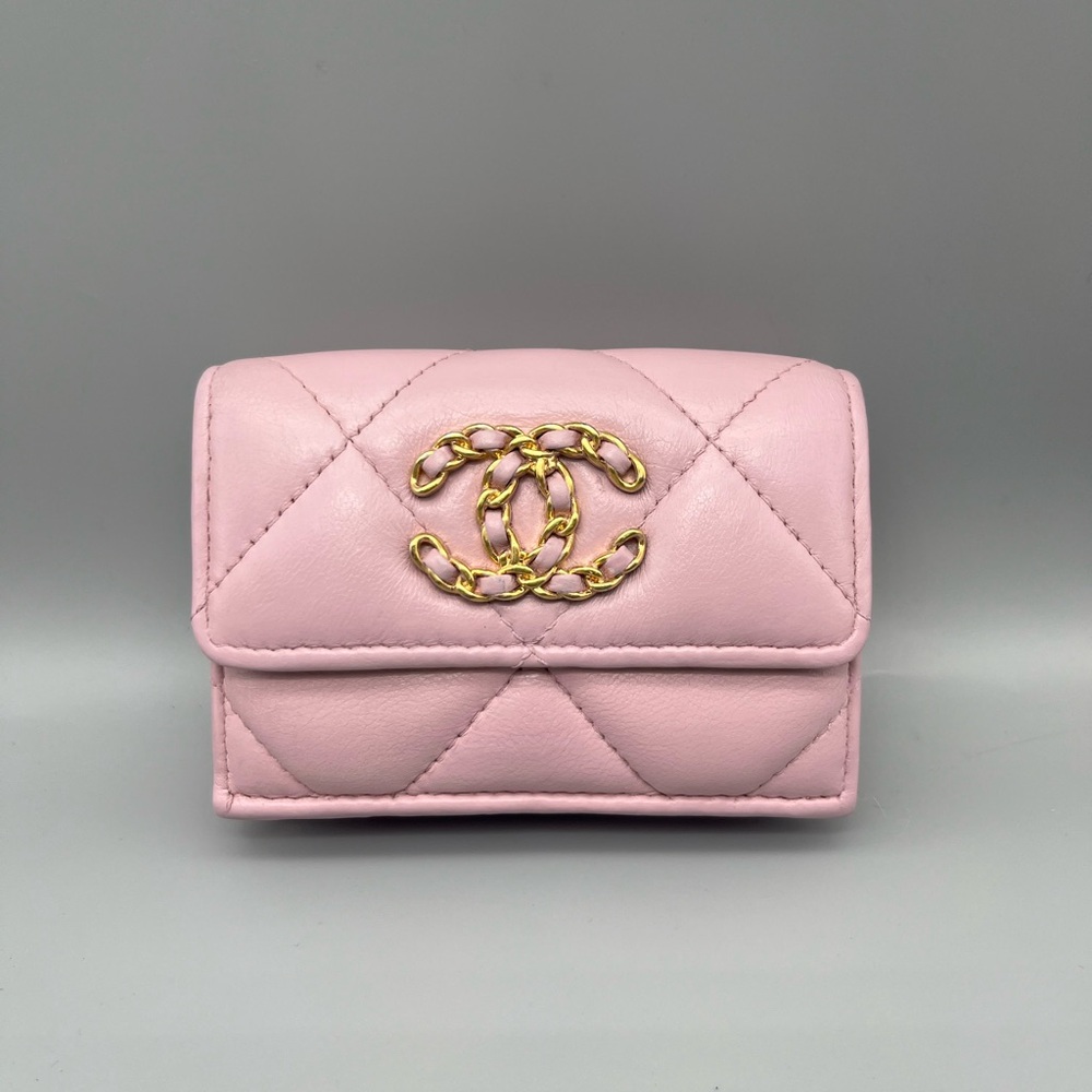 🩷CHANEL 19 Authentic Small Pink Tri-Fold Wallet🩷